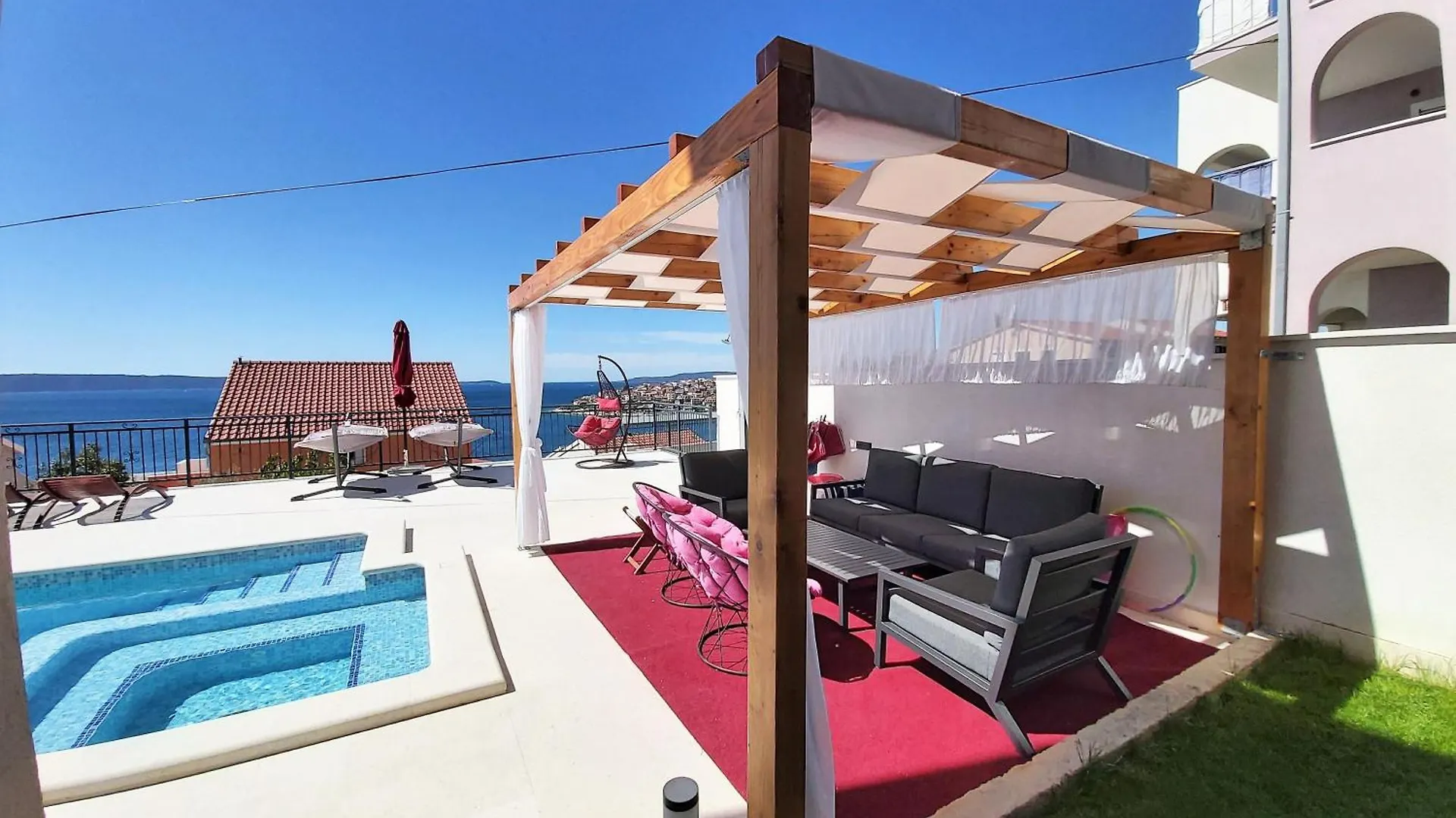 Appartamento Schoene Ferienwohnung Mit Gemeinschaftspool Traù Croazia