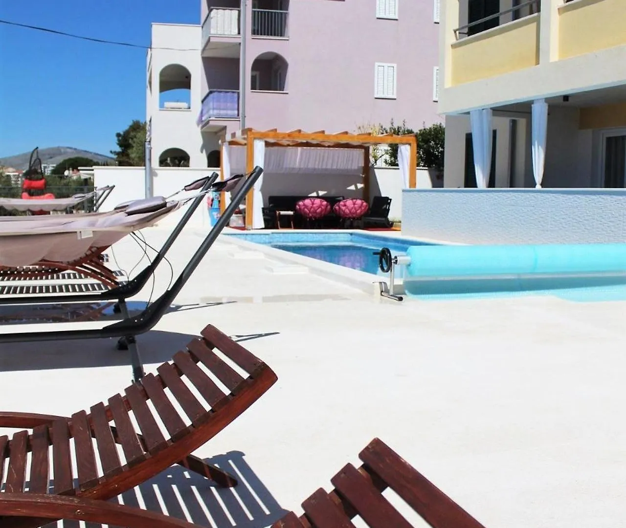 Schoene Ferienwohnung Mit Gemeinschaftspool Traù Appartamento
